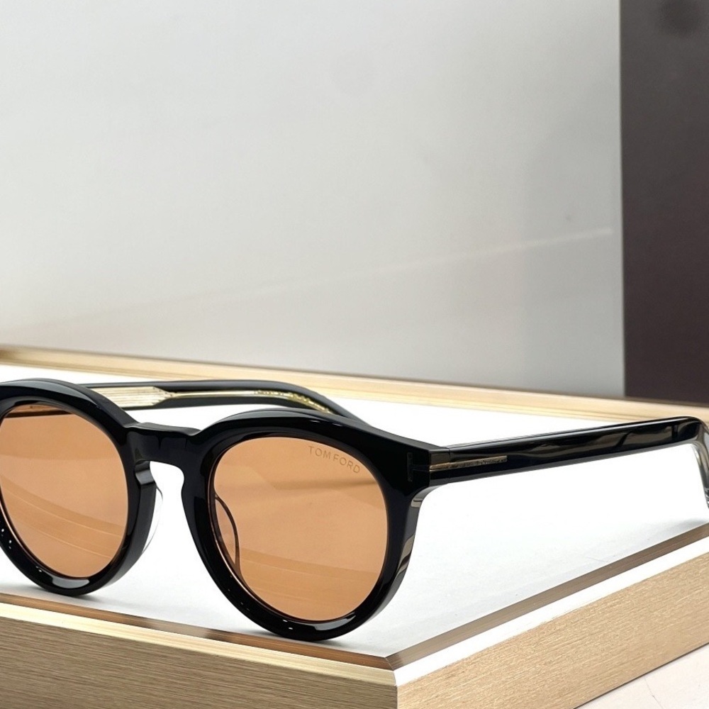 Tom Ford FT1325 Icon Round Classic Sunglasses - Picture 1 of 2